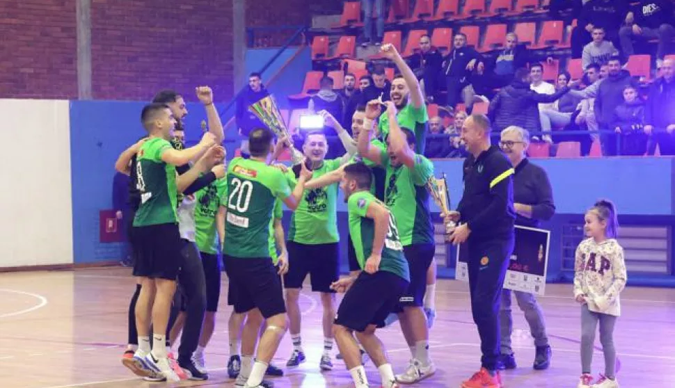 Slavlje momčadi Vatro tenis team Europlast