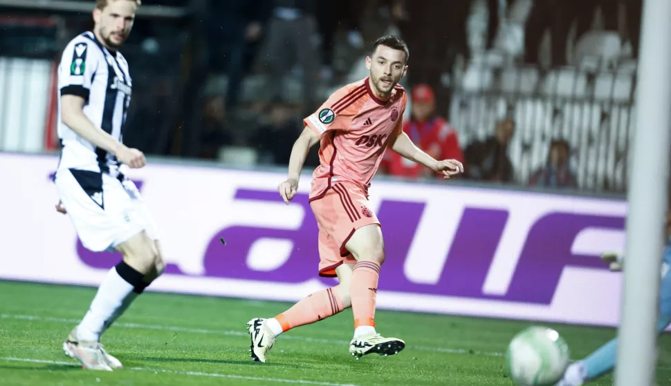 epa11220872 Dinamo's Hoxha Arber (R) scores the 3-1 goal during the UEFA Europa Conference League round of 16 second leg soccer match between PAOK and Dinamo Zagreb in Thessaloniki, Greece, 14 March 2024. EPA/ACHILLEAS CHIRAS