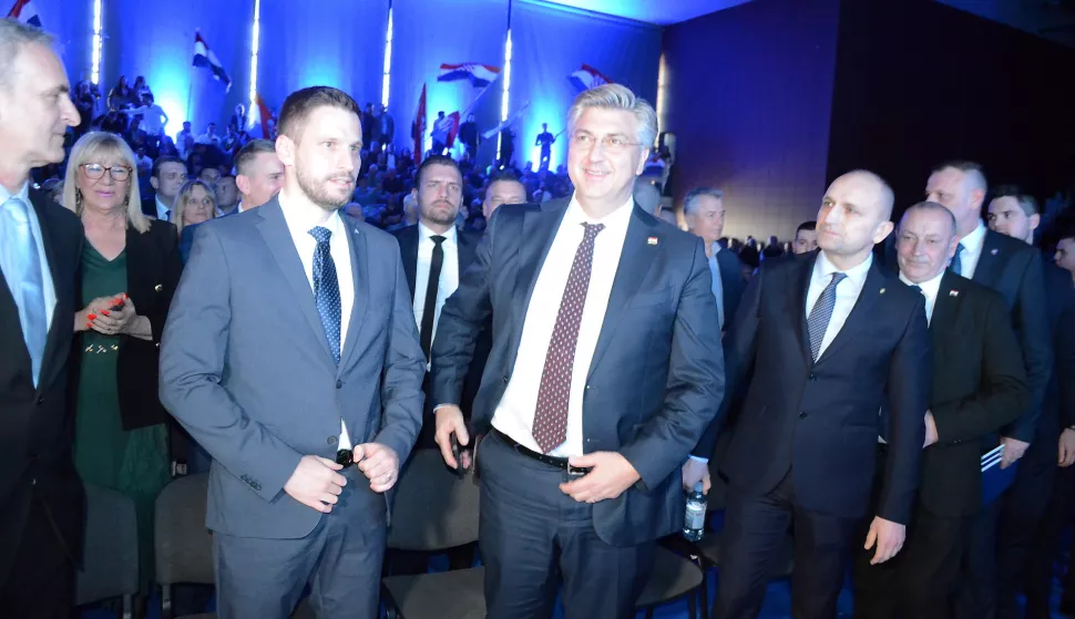 osijek, 15 ožujka 2024, 16,00 sati, dvorana gradski vrt, hdz, 34 obljetnica osnutka hdz a osijeka i obž, novinar tomislav prusinasnimio zdenko pušić