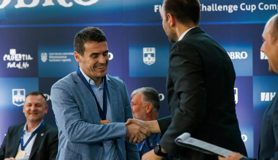 Dr. Krešimir Šamija