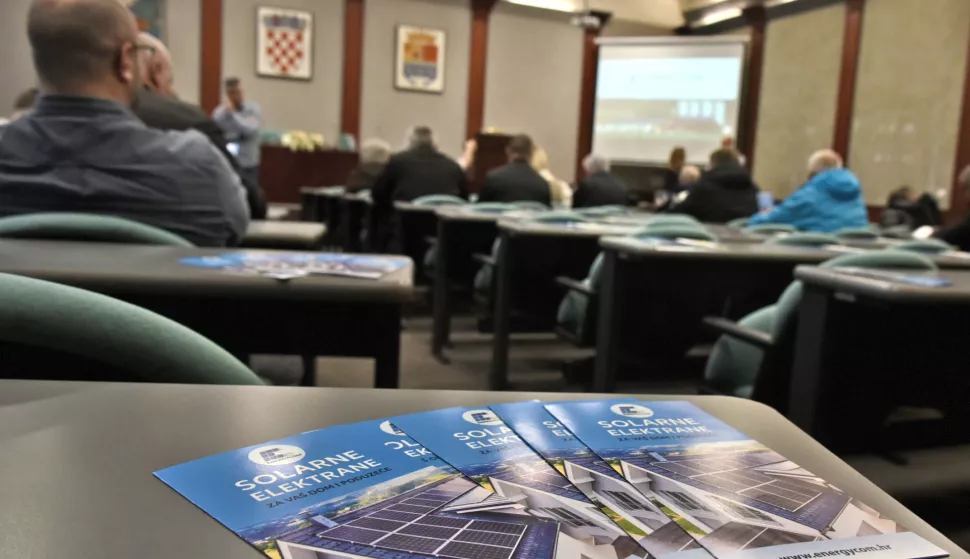 slavonija...vinkovci....15.02.2024.velika zupanijska vijecnica; javna tribina za poljoprivrednike pod nazivom "sufinanciranje koristenja obnovljivih izvora energije" (s fokusom na solarne elektrane);foto Gordan Panić
