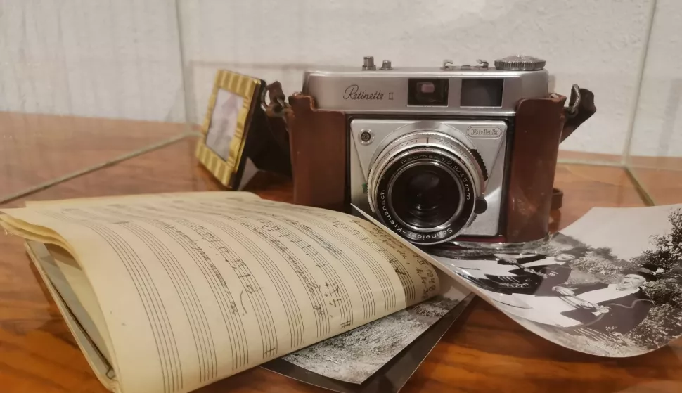 Osijek, 09. 04. 2024, Muzej Slavonije Osijek, MSO. Premijerni razgled izbozbe pod nzivom: Covijek iza glazbe - stvaralacki opus Julija Njikosa. snimio GOJKO MITIĆ