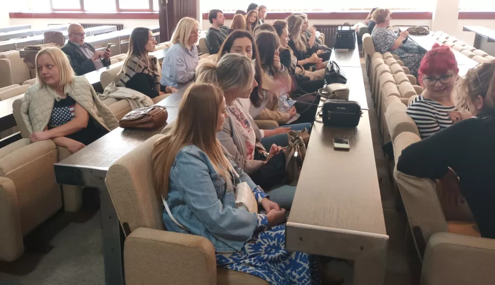 BELI MANASTIRHrvatski zavod za socijalni rad - Županijska služba Osječko-baranjske županije, u suradnji s belomanastirskim Područnim uredom i udrugom Breza, organizirali su javnu tribinu o udomiteljstvu,TRAVANJ 2024.