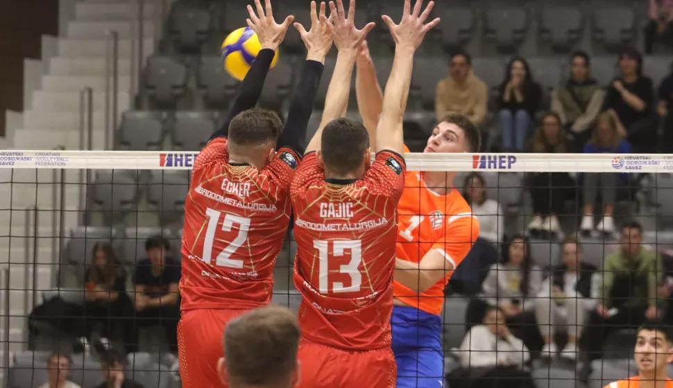 Osijek, 05. 11. 2023, Sportska dvorna Gradski vrt, mala dvorana. Odbojka, Mursa Osijek - Mlladost (Zagreb),Super liga.snimio GOJKO MITIĆ