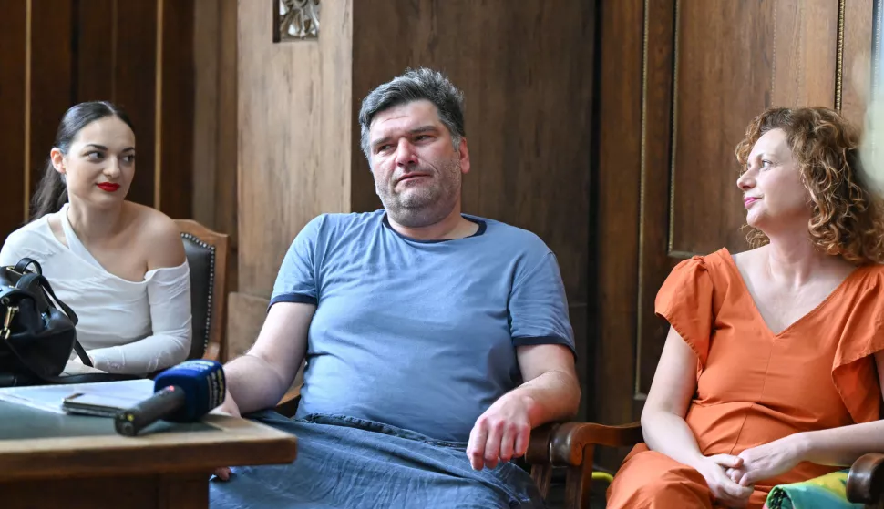 15.04.2024., Zagreb - Konferencija za medije povodom premijere prve profesionalne predstave u Bjelovaru "Caruga" Ivana Kusana u reziji Ivice Buljana odrzana je u Hrvatskom drzavnom arhivu. Bojan Navojec, Nina Violic Photo: Neva Zganec/PIXSELL