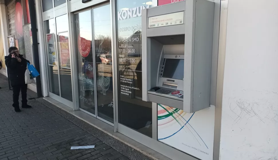 BELI MANASTIR - BANKOMAT, PBZ, VELJAČA 2024.