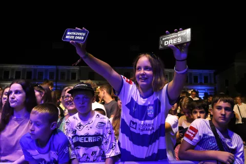 Osijek, 19. 07. 2024, Trg Vatroslava Lisinskog, Tvrđa. Promocija novih dresova i momčadi NK Osijeka u nadolazečoj sezoni...snimio GOJJKO MITIĆ