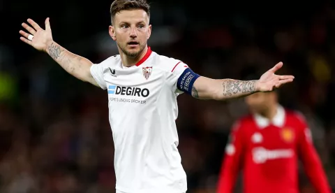 epa10571455 Sevilla's Ivan Rakitic reacts during the UEFA Europa League quarter final first leg soccer match between Manchester United and Sevilla FC in Manchester, Britain, 13 April 2023. EPA/ADAM VAUGHAN