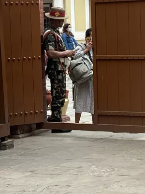 MAGAZIN MAJETIC NEPALNEPALSKI VOJNIK