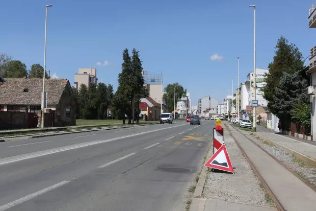 OOsijek, 24. 07. 2024, Strossmayerova ulica dio od Kanižlićeve istok, do Croduxove benzinske kod biv&scaron;e Mare na zapad, dio koji će radove izvoditi Hrvatske ceste.snimio GOJKO MITIĆ