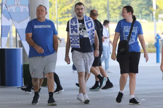 Osijek, 25. 07. 2'24, Opus Arena, Europska konferencijska liga, Drugo kolo kvalifikacija. Utakmica Osijek - FCI Levadia Tallinn. Navijači pred utakmicu.snimio GOJKO MITIĆ
