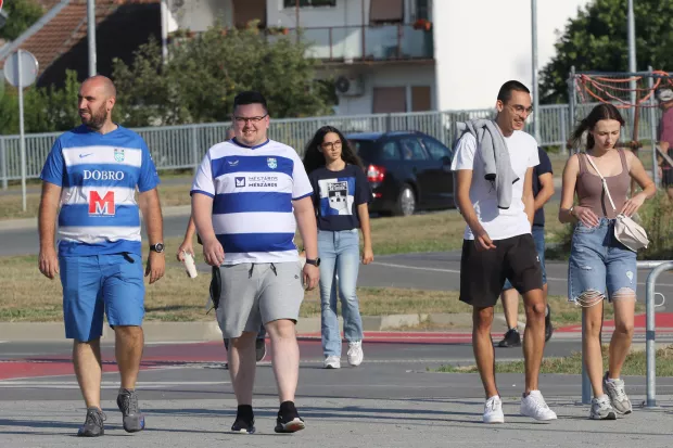 Osijek, 25. 07. 2'24, Opus Arena, Europska konferencijska liga, Drugo kolo kvalifikacija. Utakmica Osijek - FCI Levadia Tallinn. Navijači pred utakmicu.snimio GOJKO MITIĆ