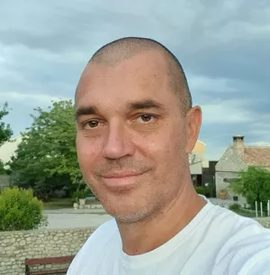 magazinizv. prof. dr. sc. Ivan BalabanićOdsjek za sociologijuSveučili&scaron;te u ZagrebuFakultet hrvatskih studija