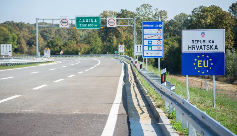 SVILAJ- 05.10.2021., otvoren granični prijelaz i most Svilaj koji povezuje Hrvatsku i BIH, autocesta na Koridoru Vc, rijeka Sava, HAC.Foto: Andrea Ilakovac