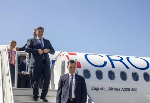 Zagreb, 30.7.2024 - Croatia Airlines dočekala je svoj prvi novi zrakoplov Airbus A220, čime službeno počinje cjelokupna obnova flote hrvatskog nacionalnog avioprijevoznika zrakoplovima nove generacije. Na slici Andrej Plenković.Foto Hina/ Dario GRZELJ/ dag