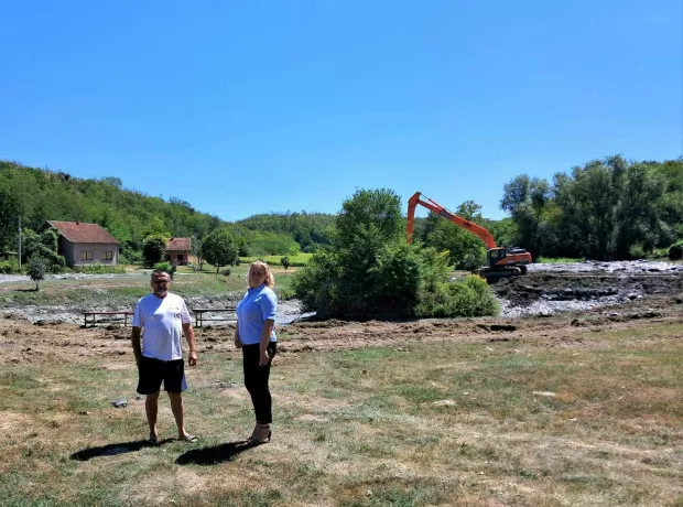 S početkom radova, Jezero su obi&scaron;i gradonačelnica Iloka Marina Budimir i predsjednik VMO &Scaron;arengrada Pero Ćorić