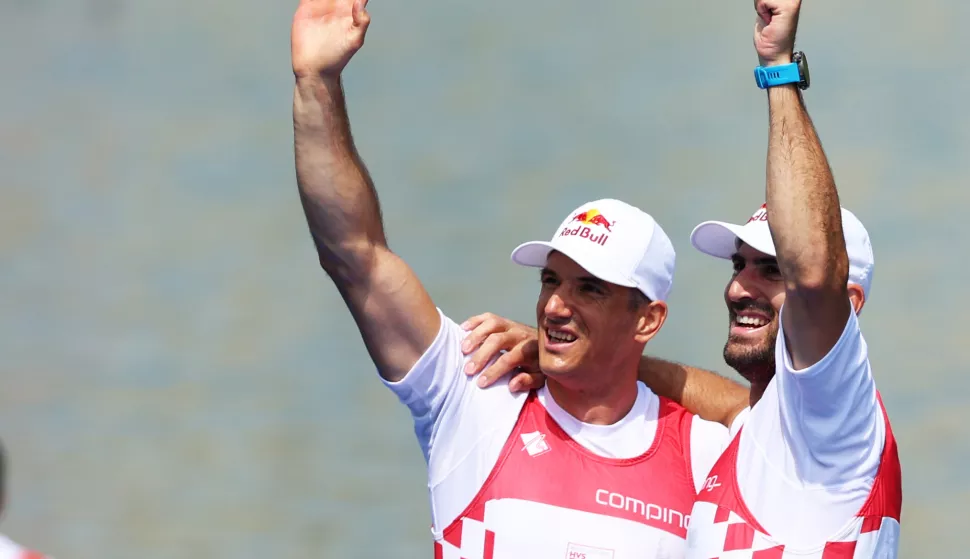 Zagreb, 07.05.2023. - Braća Martin i Valent Sinković osvojili su zlatnu medalju u dvojcu na pariće u finalnoj utrci na regati veslačkog Svjetskog kupa u Zagrebu. Na fotografiji Martin i Valent Sinković.foto HINA/ Damir SENČAR/ ml