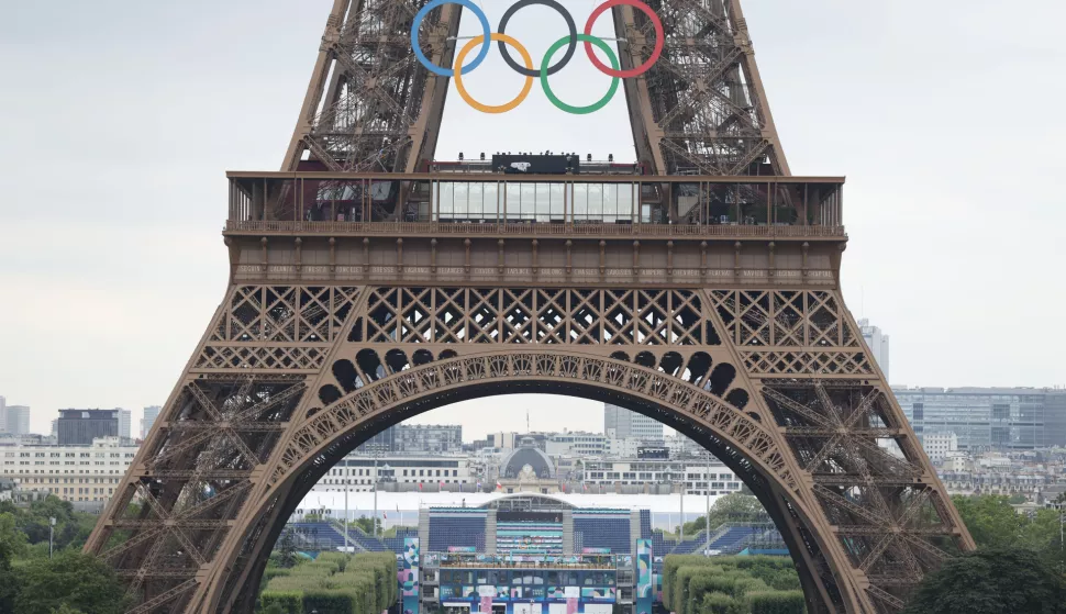 Pariz, 26.07.2024 - Ceremonija otvaranja Olimpijskih igara Pariz 2024 na Trocadero trgu u Parizu. Na slici sve je spremno za sve?anost otvaranja. foto HINA/ POOL/ Damir Sen?ar/ ik