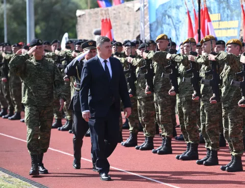 Knin, 05.08.2024 - Sredi?nja proslava Dana pobjede i domovinske zahvalnosti i Dana hrvatskih branitelja te 29. obljetnice vojno-redarstvene operacije Oluja ina stadionu NK Dinara u Kninu. Na slici Zoran Milanovi?. foto HINA/ Mario STRMOTI?/ ik