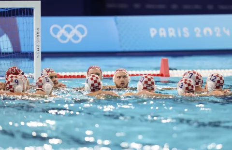 Pariz, 07.08.2024 - Utakmica četvrtfinala turnira u vaterpolu na Olimpijskim igrama Pariz 2024, Hrvatska - Španjolska. Na slici hrvatska vaterpolo reprezentacija pred početak utakmice.foto HINA/ Damir SENČAR/ ds