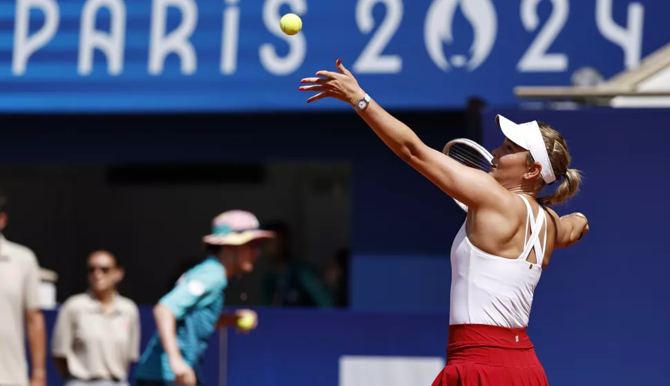 epa11508326 Donna Vekic of Croatia in action during the Women's Singles third round match against Coco Gauff of the US at the Tennis competitions in the Paris 2024 Olympic Games, at the Roland Garros in Paris, France, 30 July 2024. EPA/RITCHIE B. TONGO