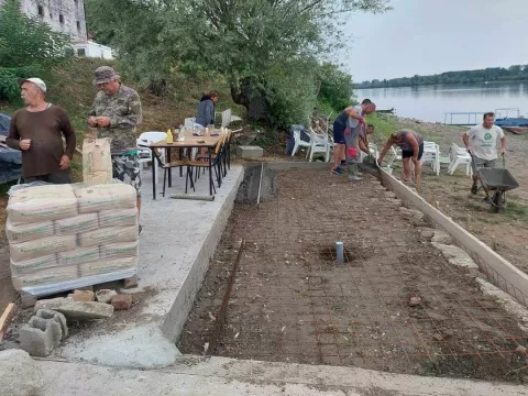 Šarengradsko "dunavsko Zrće" uređivali su zadnih par godina sami mještani, svojim radom i uz pomoć donacija 