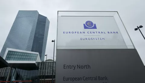 epa11028549 A exterior view of the European Central Bank (ECB) before a press conference following the meeting of the ECB Governing Council in Frankfurt am Main, Germany, 14 December 2023. EPA/RONALD WITTEK