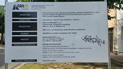 ĐAKOVOU dijelovima triju đakovačkih ulica - Ante Starčevića te susjednih joj Joze Ivakića i Pa&scaron;inom prolazu - u tijeku su radovi na njihovoj rekonstrukciji. 21. kolovoza 2024.