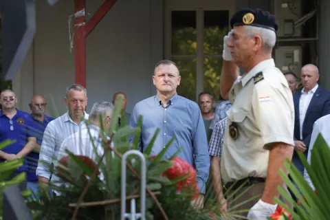 Osijek, 24. 08. 2024., Campus, Vojna policija, polaganje vijenaca, vijenci, spomen na poginule članove Vojne policije, Mato LukićSNIMIO BRUNO JOBST