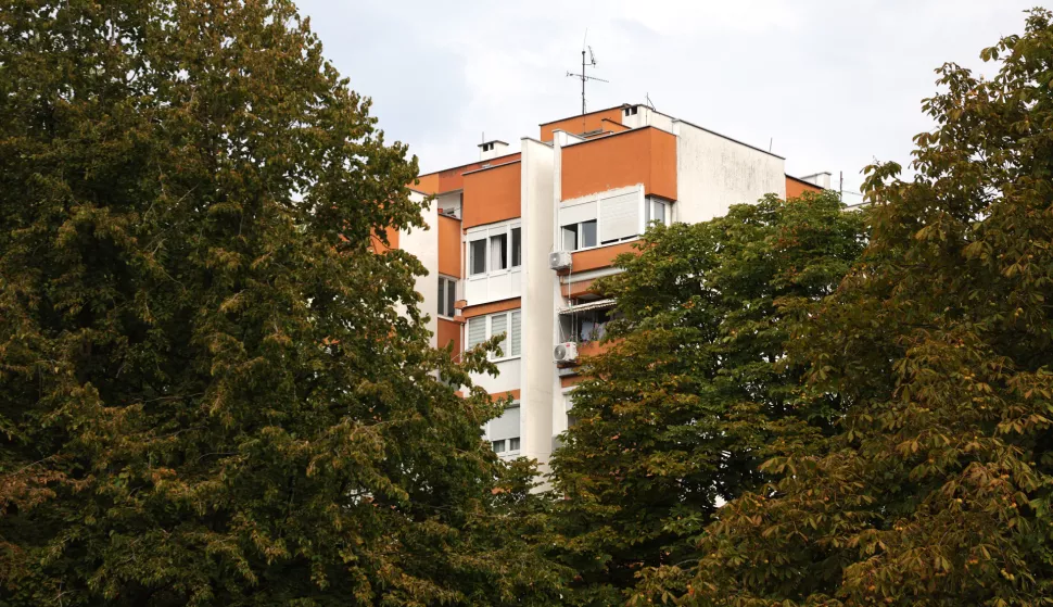 Osijek, 19. 08. 2024., Sjenjak, fotošetnja, zgrada, stambena zgrada, SNIMIO BRUNO JOBST