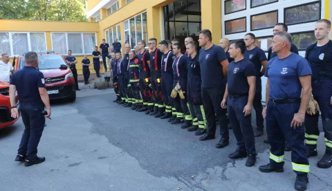 Osijek, 31. 07. 2024, Javna vatrogasna postrojba Osijek, JVP Osijek, vatrogasci potpomognuti članovima iz Aljma&scaron;a, Na&scaron;ica... Krenuli su na more u ispomoć kolegama u ga&scaron;enju požara na obali.snimio GOJKO MITIĆ