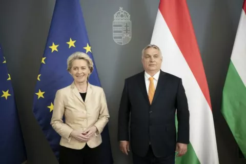 epa09936463 A handout photo made available by the Hungarian PM's Press Office shows Hungarian Prime Minister Viktor Orban (R) as he receives European Commission President Ursula von der Leyen (L) at the Hungarian PM's office in Budapest, Hungary, 09 May 2022. EPA/Vivien Benko Cher/Hungarian PM's Press Office HANDOUT HUNGARY OUT HANDOUT EDITORIAL USE ONLY/NO SALES