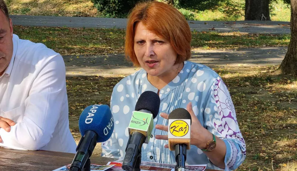 Krapina, 02.09.2024. - Ovogodišnji 59. Tjedan kajkavske kulture u Krapini održavat će se od 7. do 15. rujna i donosi brojne glazbene, zabavne i sportske sadržaje, a uz novinu manifestacije - Gastro plac, središnje događanje i ovoga će puta biti Festival kajkavskih popevki, najavljeno je u ponedjeljak. Na fotografiji Zoran Gregurović, gradonačelnik Krapine, Nedeljka Vodolšak, direktorica Turističke zajednice grada Krapine.foto HINA/ Siniša KALAJDŽIJA/ ml