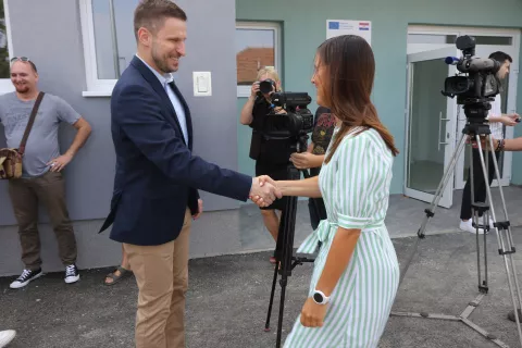 Osijek, 27. 08. 2024, Obilazak završnih radova na izgradnji Dječjeg vrtića Cvijetno. Vijenac Lipa, MO Cvjetno. Ivan Radić i Ana Mihaljević.snimio GOJKO MITIĆ