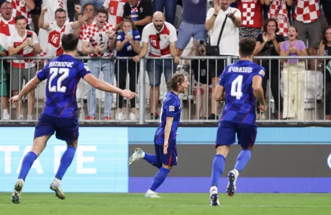 Osijek, 08.09.2024 - Utakmica nogometne Lige nacija između Hrvatske i Poljske na Opus Areni u Osijeku. Na slici Luka Modrić slavi postignuti zgoditak.foto HINA/ Damir SENČAR/ ds