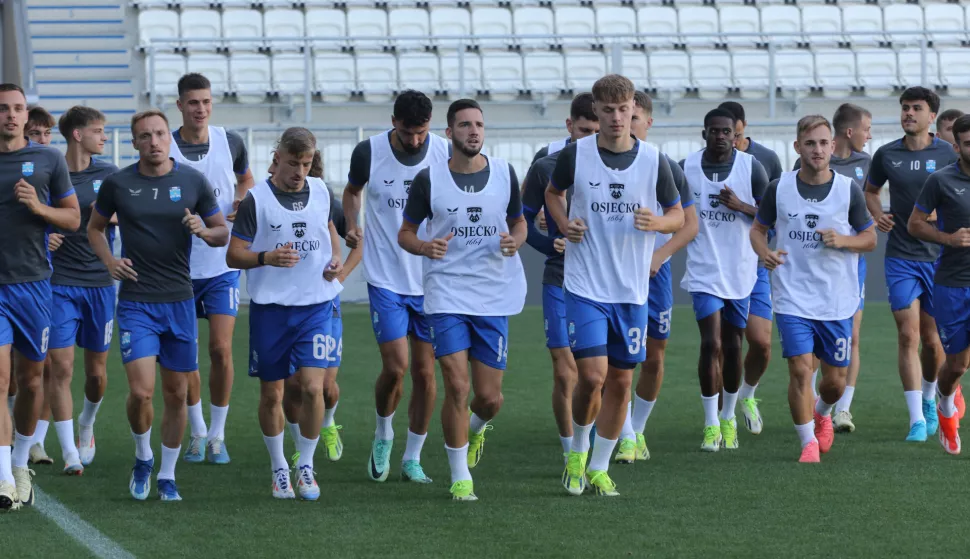 Osijek, 07. 08. 2024, Opus Arena, službeni trening pred europsku utakmicu, na glavnom terenu Opus Arene. NK Osijek.snimio GOJKO MITIĆ