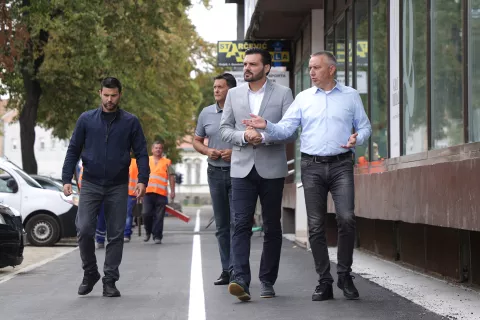 Osiiejk, 10. 09. 2024., Gundulićeva ulica - Radićeva ulica, križanje, radovi, završni radovi, rekonstrukcija, vodoopskrbna mreža, Dragan Vulin; Marko EljugaSNIMIO BRUNO JOBST