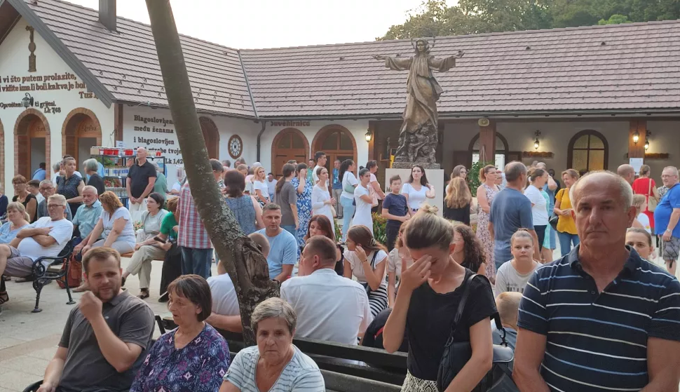 Uočnica Velike Gospe u sveti&scaron;tu &Scaron;umanovci, kolovoz 2024.snimila Marija Le&scaron;ić Omerović