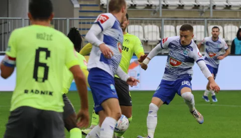 Osijek, 15. 09. 2024, Opus Arena, SuperSport HNL 24/25. Nogomet, Osijek - Slaven Belupo. Petar Pu&scaron;ić (66).snimio GOJKO MITIĆ