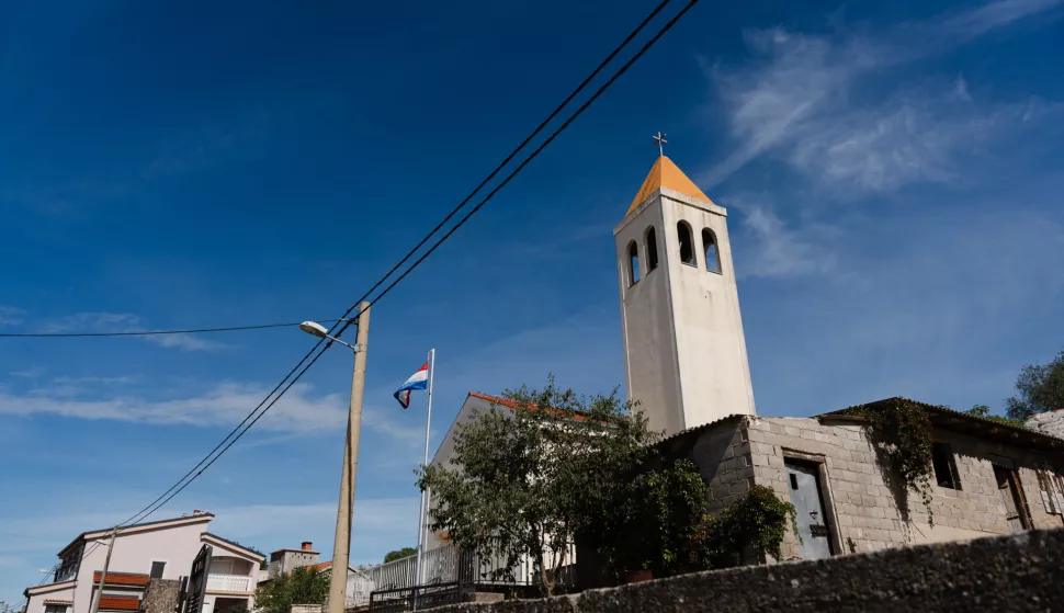 Perušić Benkovački crkva uhićen mjesni župnik don Darko Marušić