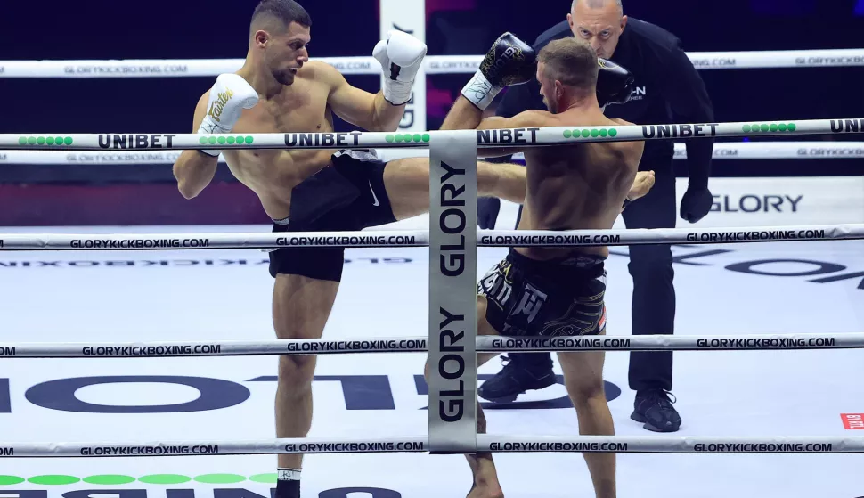 21.09.2024., Zagreb, Arena - Turnir u kickboxingu, Glory 95, odrzava se u Areni Zagreb. Photo: Marko Prpic/PIXSELLAntonio Krajinović - Teo Mikelić KRAJINOVIC UDARA