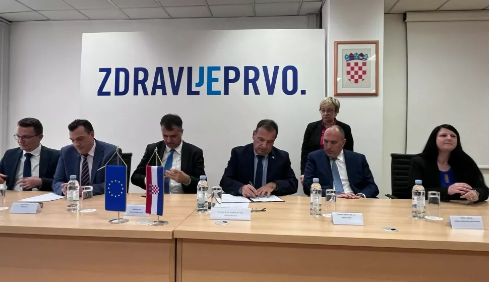 Zagreb, 27.03.2024. - U Ministarstvu zdravstva u srijedu je potpisan ugovora o nabavi Uspostave Nacionalne onkološke mreže i Nacionalne baze onkoloških podataka u vrijednosti 7,4 milijuna eura, osiguranih iz Nacionalnog plana oporavka i otpornosti. foto HINA/ Ministarstvo zdravstva/ ml