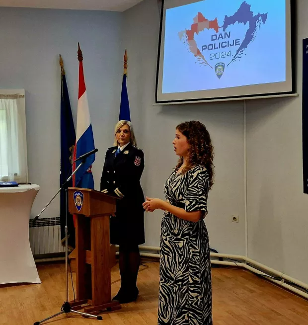 U Požegi obilježen Dan policije u sjećanje na preminule članove specijalne policije Trenk. Na slici županica Pože&scaron;ko-slavonske županije Antonija Jozić.