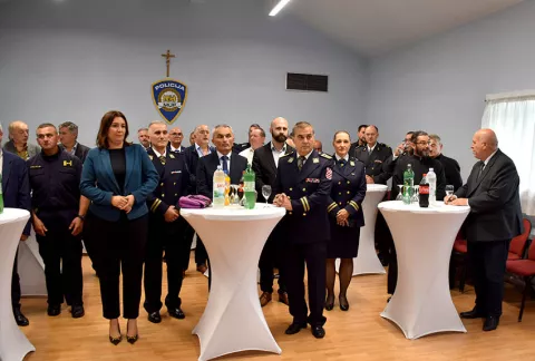 U Požegi obilježen Dan policije u sjećanje na preminule članove specijalne policije Trenk.