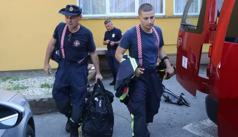 Osijek, 31. 07. 2024, Javna vatrogasna postrojba Osijek, JVP Osijek, vatrogasci potpomognuti članovima iz Aljmaša, Našica... Krenuli su na more u ispomoć kolegama u gašenju požara na obali.snimio GOJKO MITIĆ