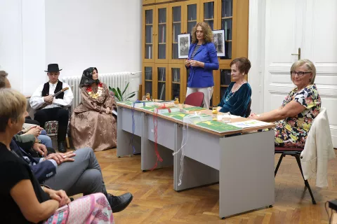 Osijek, 24. 09. 2024., GISKO, Barbara Gajić, predstavljanje prve knjige knjige, Stazama mojega života, Ljubica Nedić - profesorica; Barbara Gajić; Jadranka Kokolari - kćerkaSNIMIO BRUNO JOBST