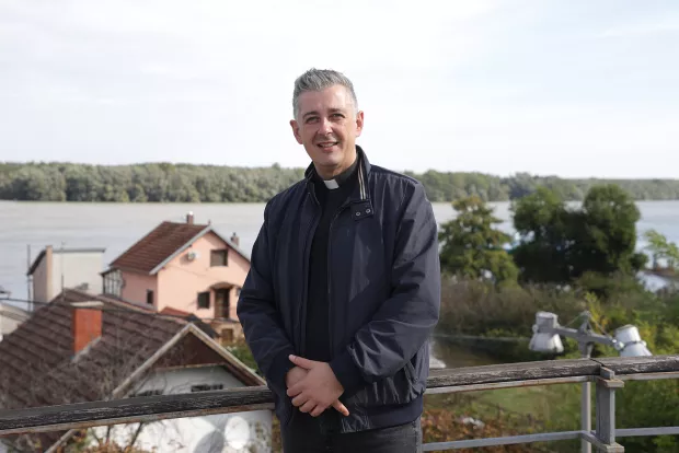 Aljma&scaron;, 26. 09. 2024., Aljma&scaron;, Dunav, Dunav - poplava, poplava, u&scaron;će Drave u Dunav, u&scaron;će Dunav - Drava, vikend naselje, reportaža, vlč. dr. Tomislav Ćuric - upravitelj sveti&scaron;taSNIMIO BRUNO JOBST