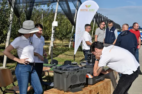 Slavonija...Vinkovci...26.09.2024.Regionalni centar kompetentnosti u poljoprivredi, Vinkovci; Hrvatska gospodarska komora – Županijska komora Vukovar, pod pokroviteljstvom Ministarstva poljoprivrede, šumarstva i ribarstva, Vukovarsko – srijemske Županije i Grada Vinkovci, 25. i 26. rujna 2024. u Vinkovcima organizira poljoprivredni forum i izložbu pametnih tehnologija "Smart Agro 2024.", koji su posvećeni primjeni pametnih tehnologija i opreme u poljoprivredi;foto Gordan Panić