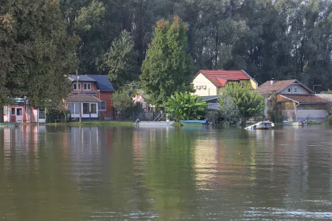 Aljmaš, 26. 09. 2024., Aljmaš, Dunav, Dunav - poplava, poplava, ušće Drave u Dunav, ušće Dunav - Drava, vikend naselje, reportažaSNIMIO BRUNO JOBST