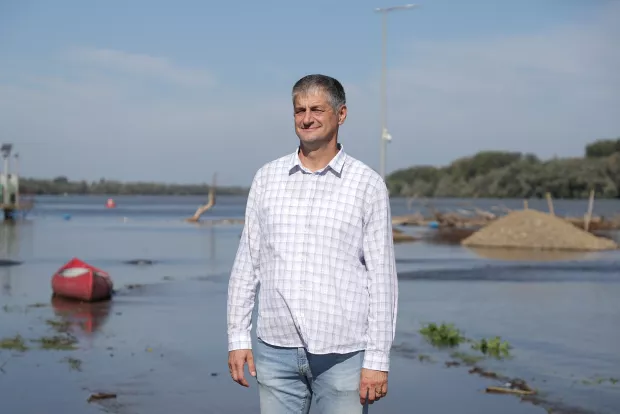 Aljma&scaron;, 26. 09. 2024., Aljma&scaron;, Dunav, Dunav - poplava, poplava, u&scaron;će Drave u Dunav, u&scaron;će Dunav - Drava, vikend naselje, reportaža, Jugoslav Vesić - načelnik Općine ErdutSNIMIO BRUNO JOBST